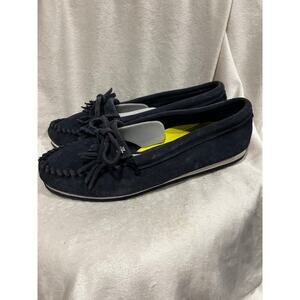 Womens 8.5 Minnitonka navy blue suede loafers